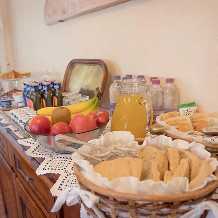 לינה וארוחת בוקר Agrib&b Corte Burchio 3*